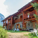 A Cozy Alpine Retreat Antey-Saint-André