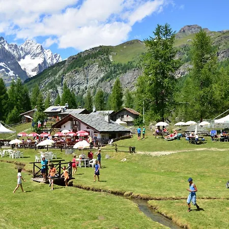 A Cozy Alpine Retreat Antey-Saint-André