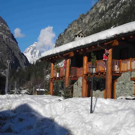 A Cozy Alpine Retreat Antey-Saint-André