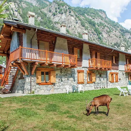 A Cozy Alpine Retreat * Antey-Saint-André
