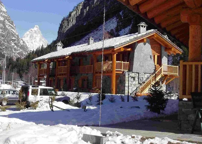 A Cozy Alpine Retreat Appartamento Antey-Saint-André